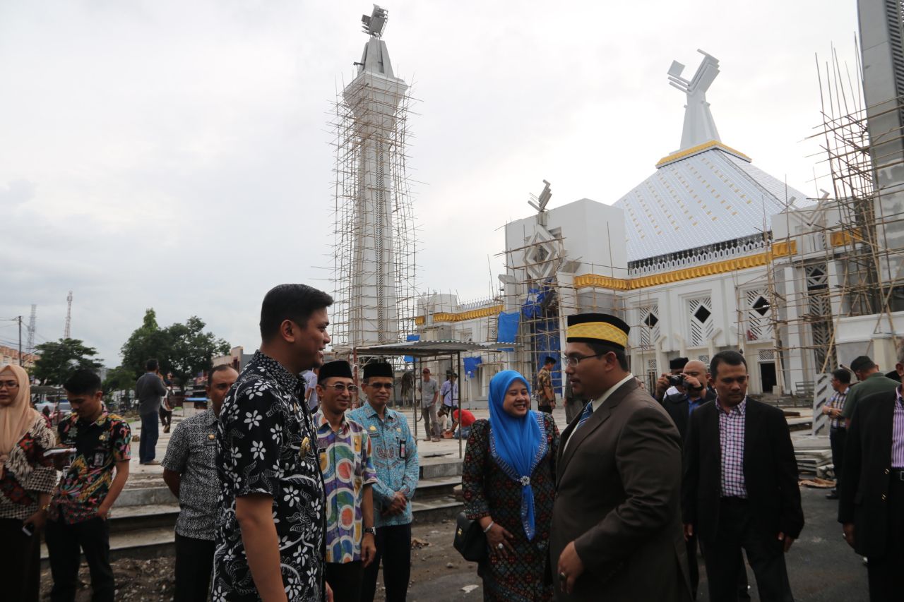 Kesultanan Hasanuddin Keturunan Raja Sakti Malaysia Serahkan Bantuan Masjid Agung Syekh Yusuf