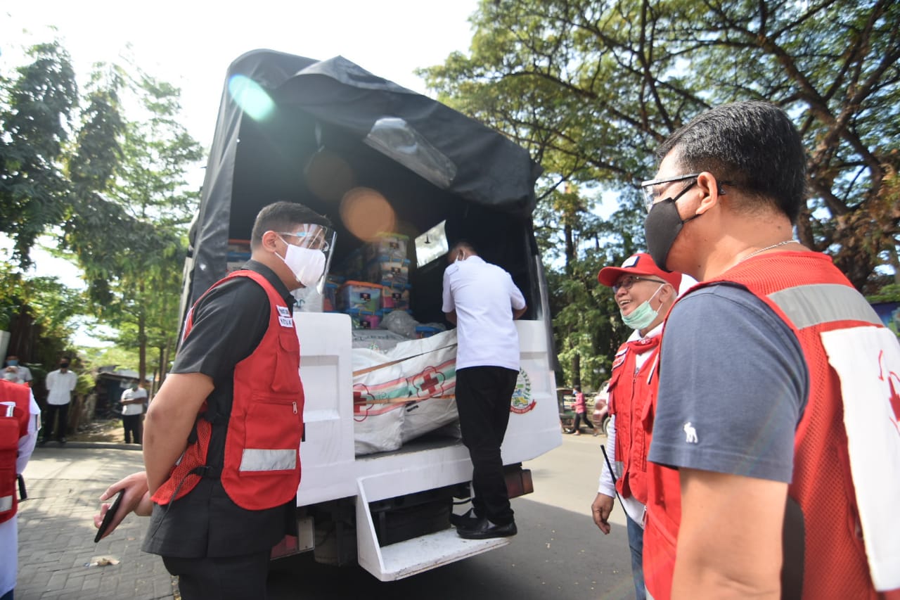 Bupati Gowa selaku Ketua PMI Sulsel Lepas Bantuan Bencana Untuk Luwu Utara