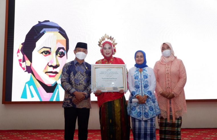 Mengabdi Selama 13 Tahun, Nakes di Gowa Terima Penghargaan dari Oase Kabinet Indonesia Maju
