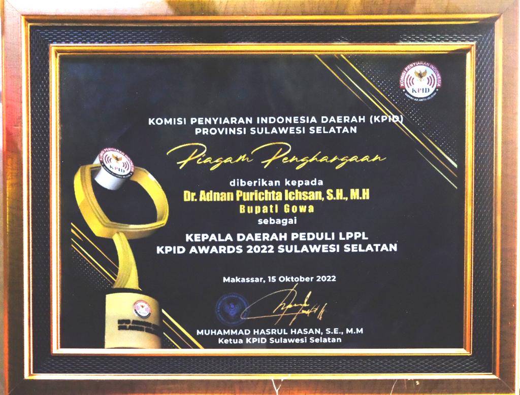 Bupati Adnan Raih Penghargaan Kepala Daerah Peduli LPPL dari KPID Sulsel