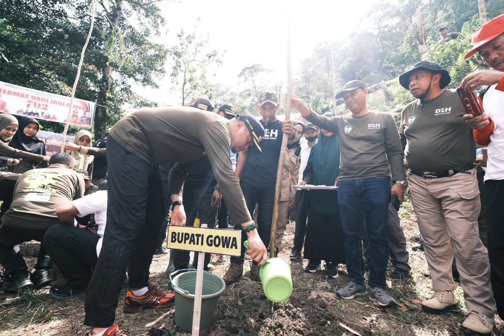 Upaya Kembalikan Fungsi Utama Hutan, Pemkab Gowa Tanam 70.200 Pohon