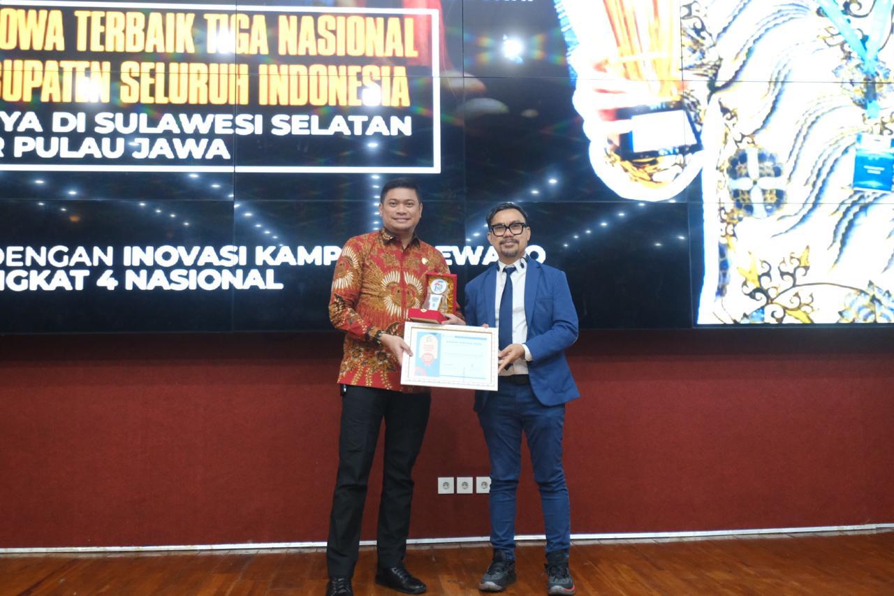 Dianggap Kepala Daerah yang Inovatif, Bupati Gowa Raih Penghargaan pada Kabar Award 2024 