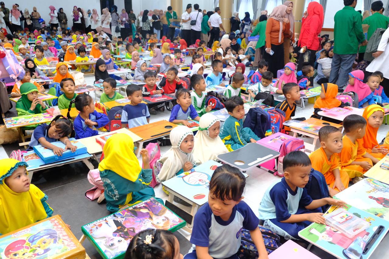 Meriahkan HUT Ke-355 Sulsel, Ratusan Anak di Gowa Ikut Gerakan Gemar Makan Telur dan Lomba Mewarnai