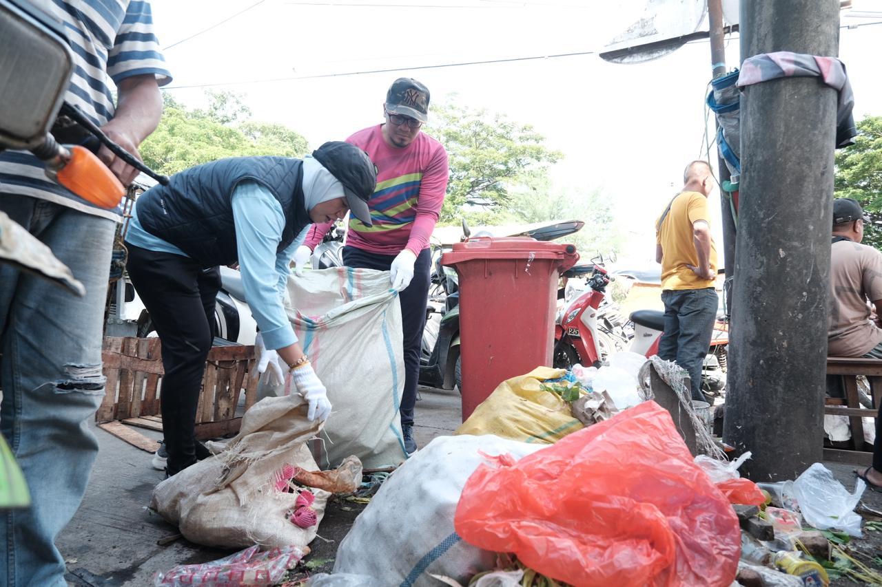 Peringati HPSN 2025, Pemkab Gowa Lakukan Aksi Bersih di Pasar Minasa Maupa
