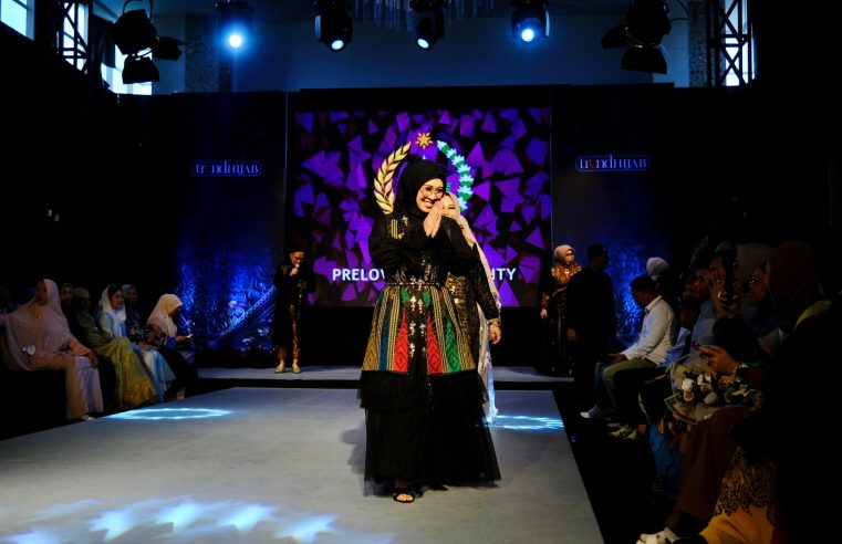 Dukung Perempuan Berkarya, Bupati Gowa Lelang Busana di Preloved for Charity
