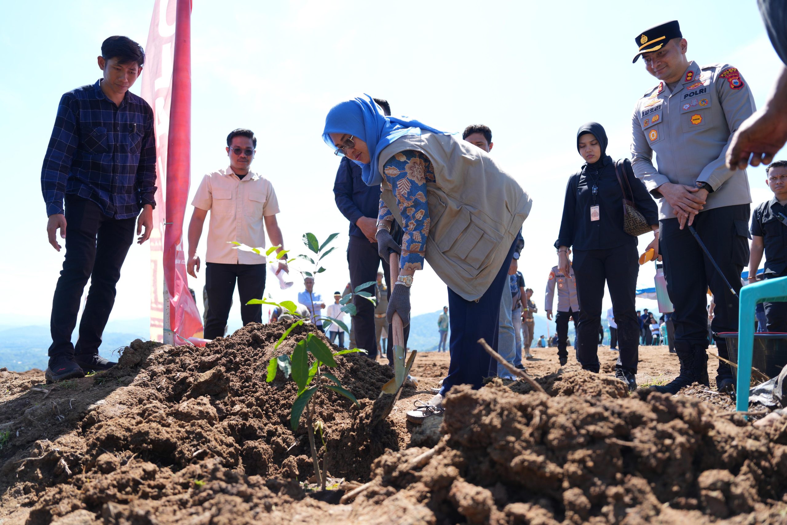 Bupati Husniah Apresiasi Langkah KKSS Bangun Sekolah Unggulan Pertama di Gowa