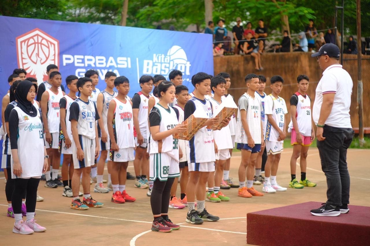 Menuju Pra PORPROV 2025, Puluhan Atlet Basket Gowa Dikukuhkan