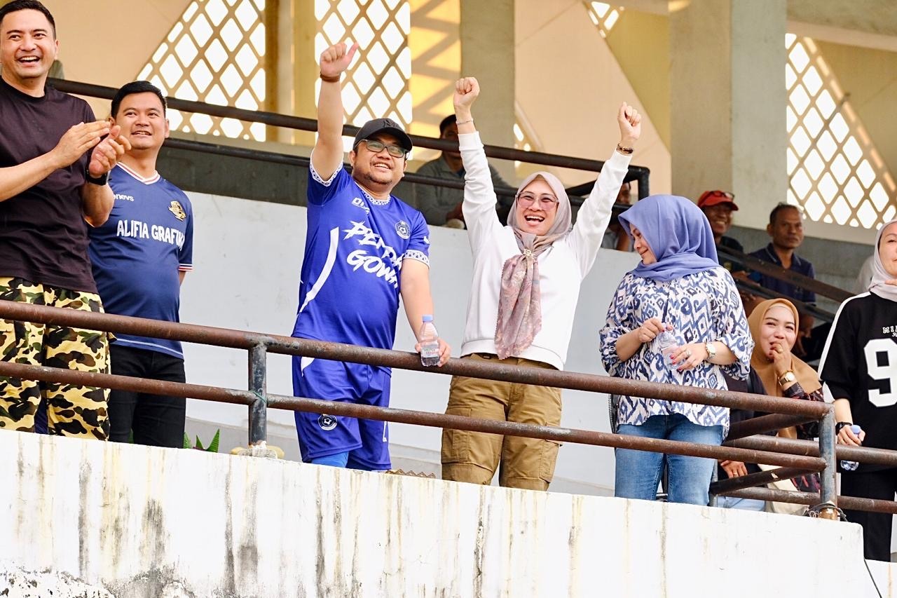 Tingkatkan Sinergitas, Pemerintah-Forkopimda Lakukan Sepak Bola Persahabatan