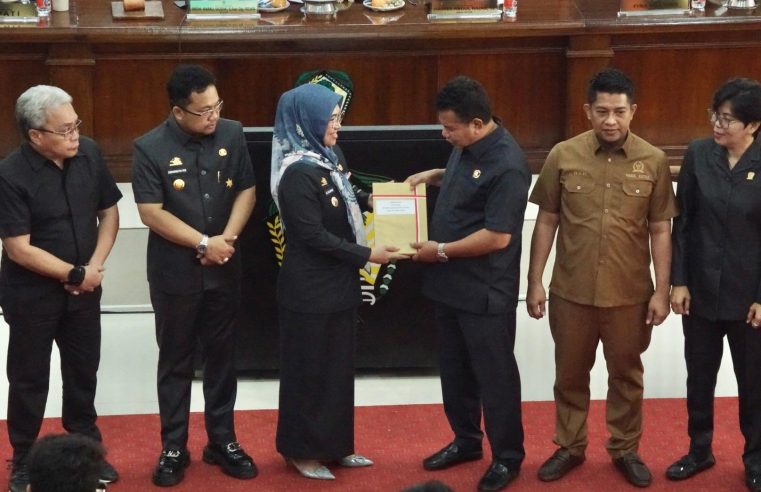 Bupati Gowa Serahkan Ranperda RPJMD 2025–2029 dan Laporan Pertanggungjawaban APBD 2024