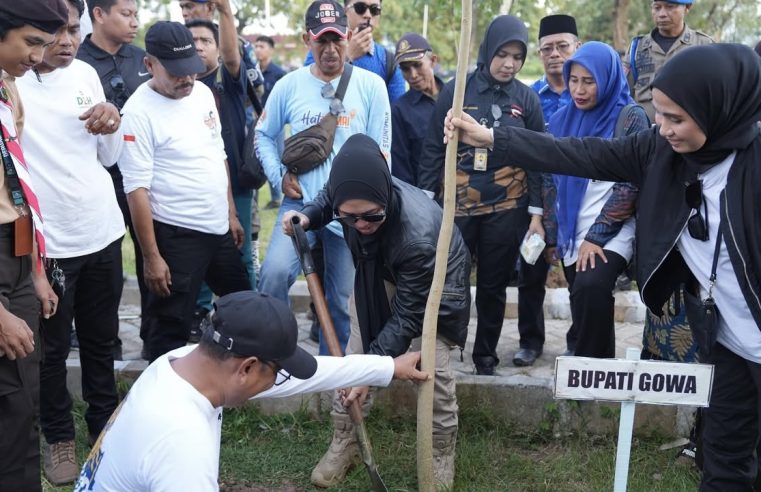 Peringati Hari Bumi, Pemkab Gowa Lakukan Penanaman Pohon di Buper Cadika