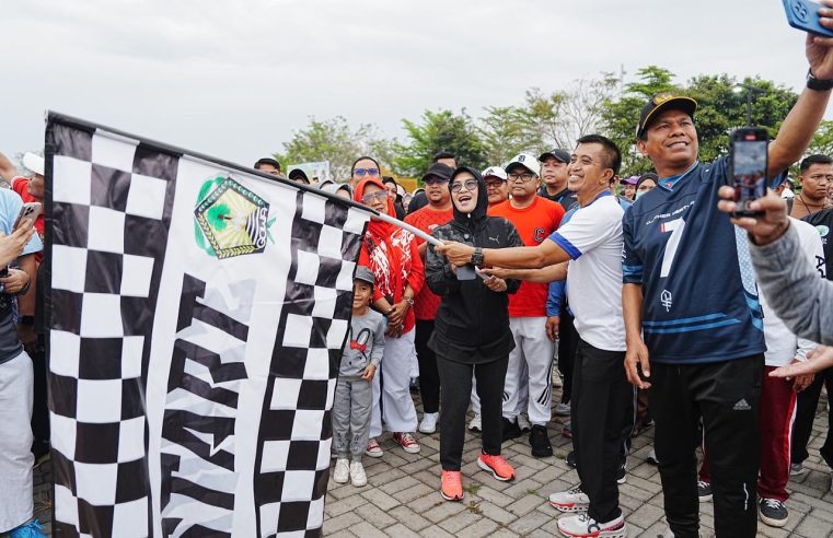 Lepas Peserta Jalan Santai, Bupati Gowa Harap Tingkatkan Kebersamaan dan Persatuan