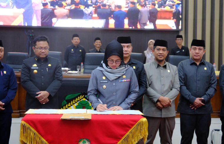 Serahkan Ranperda APBD Perubahan 2025, Bupati Gowa Dorong Pemulihan Sosial Ekonomi