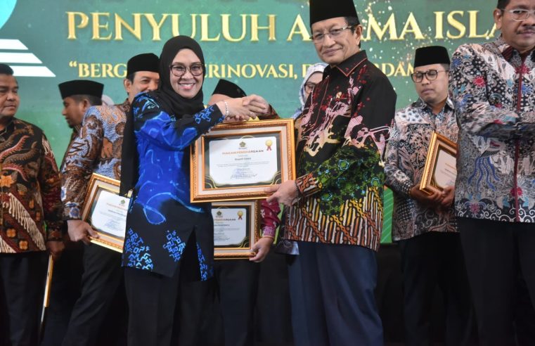Dukung Penguatan Penyuluh Agama Islam, Bupati Gowa Terima Penghargaan dari Kemenag RI