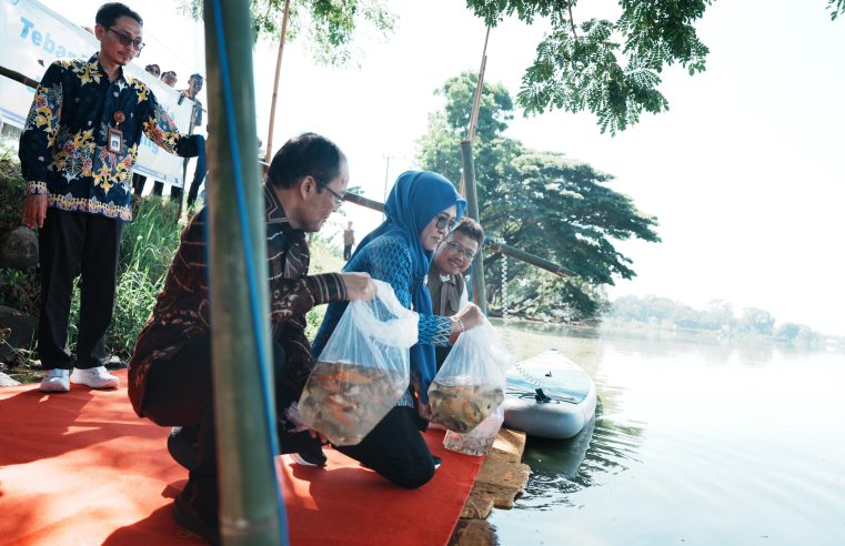 Bupati Husniah Sambut Baik Program Kemendikdasmen Tebar Benih Ikan di Gowa