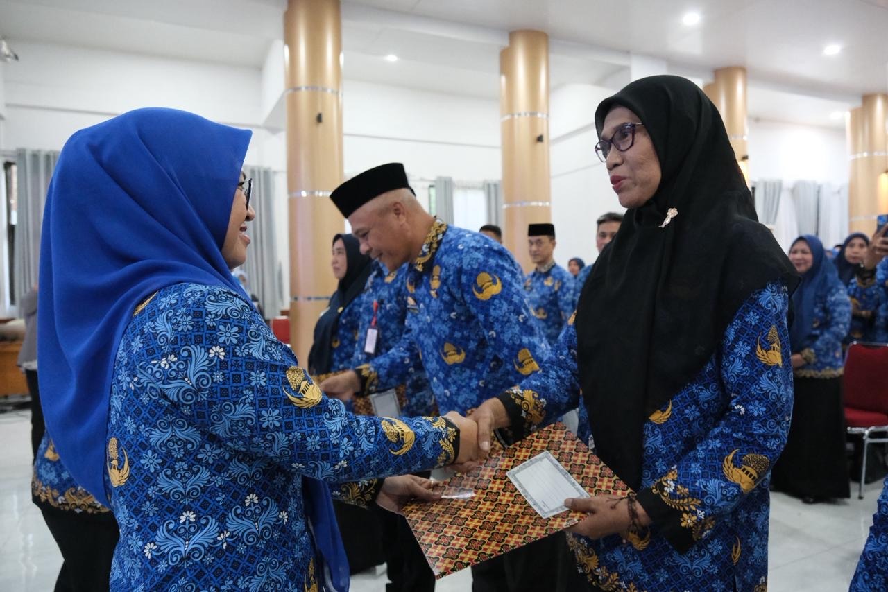 Serahkan SK Penugasan, Bupati Gowa Sebut Kepemimpinan Sekolah Harus Berbasis Kompetensi