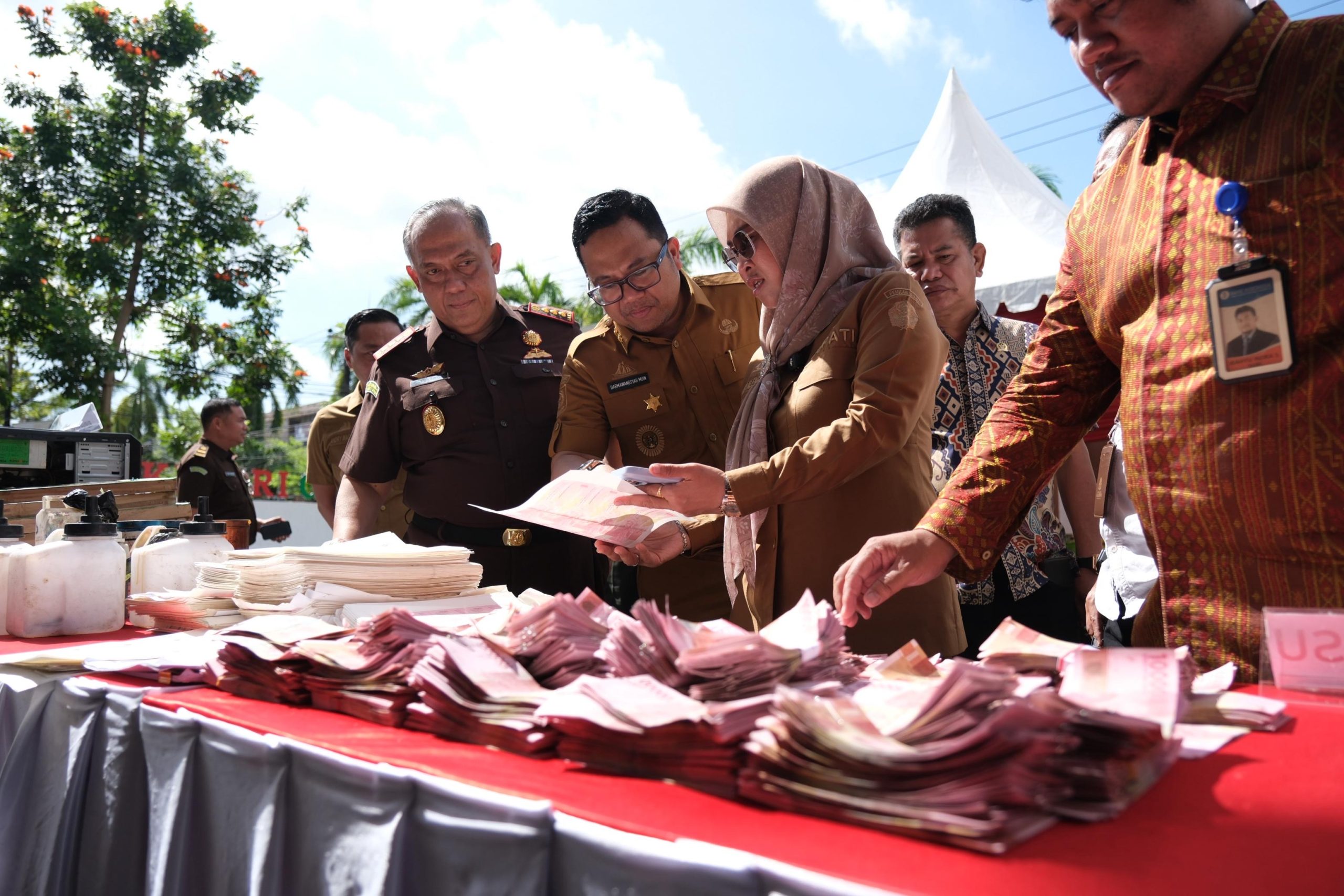 Pemkab-Kejari Gowa Lakukan Pemusnahan Rupiah Palsu