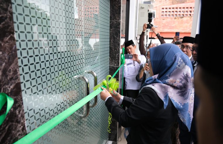 Momentum HAB Ke-80, Pemkab Gowa Serahkan Sertifikat Hibah Pembangunan Kantor Haji dan Umrah