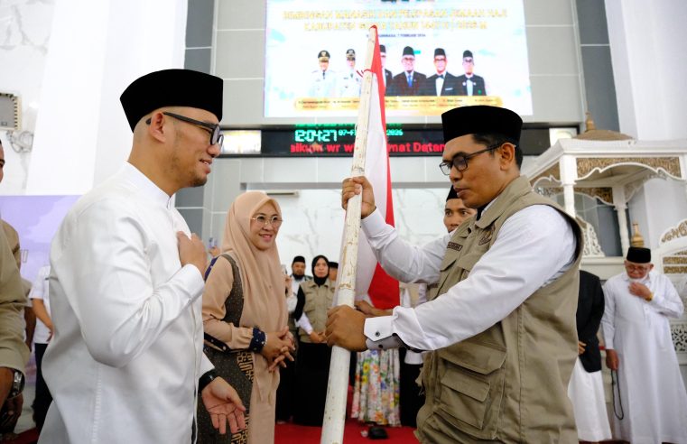 Kuota Haji Gowa Meningkat, Wamenhaj dan Bupati Gowa Lepas 1421 JCH
