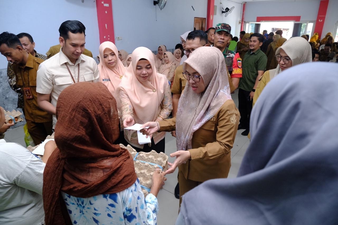 Hadiri Bakti Sosial DWP, Bupati Talenrang Dorong Kolaborasi Tangani Kemiskinan dan Stunting