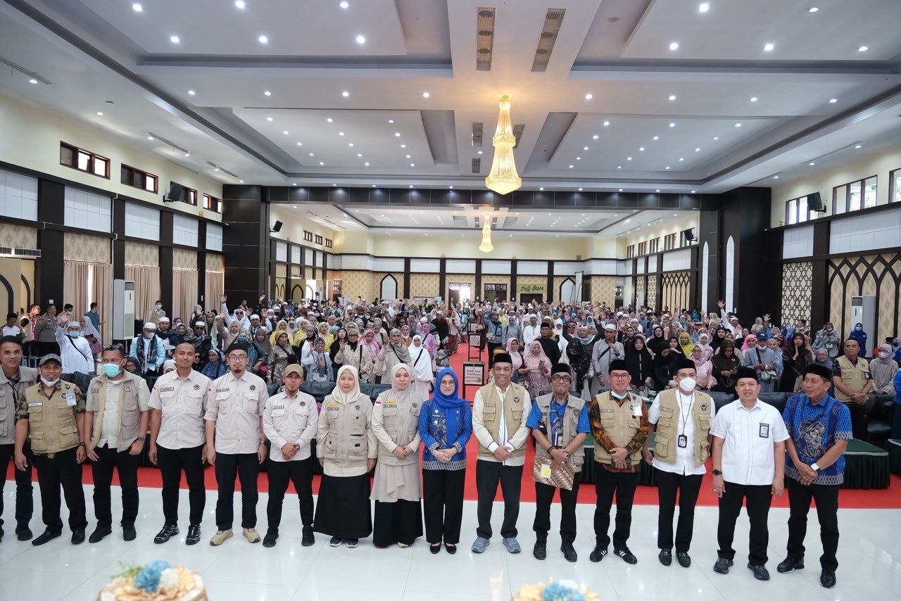 Bupati Gowa Sambut Kepulangan Jemaah Haji Kloter Lima