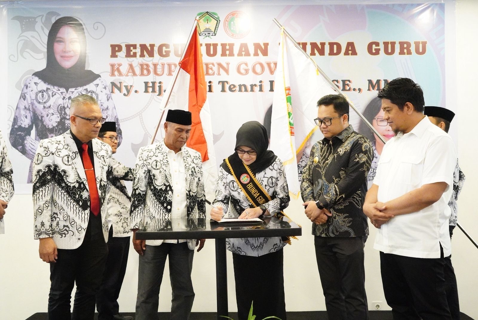 Perkuat Kolaborasi Majukan Pendidikan di Gowa, Wakil Bupati Apresiasi Pengukuhan Bunda Guru