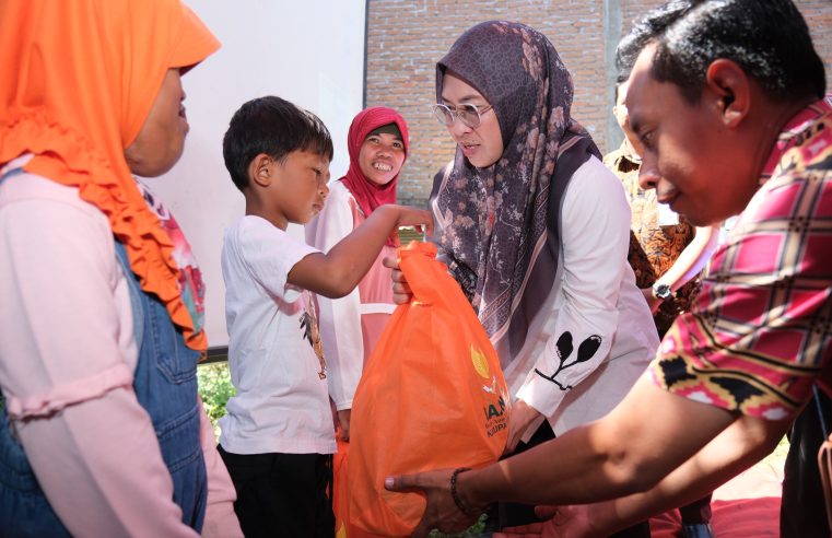 Hadiri Lebaran Yatim dan Penyandang Disabilitas, Bupati Gowa Sebut Sejalan dengan Program Penanganan Kemiskinan Daerah