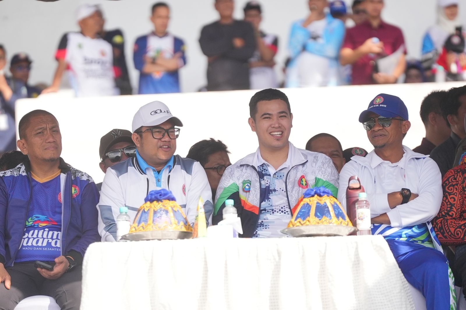 Bersama Bunda Guru Gowa, Wakil Bupati Semangati Langsung Kontingen Porsenijar PGRI di Sidrap